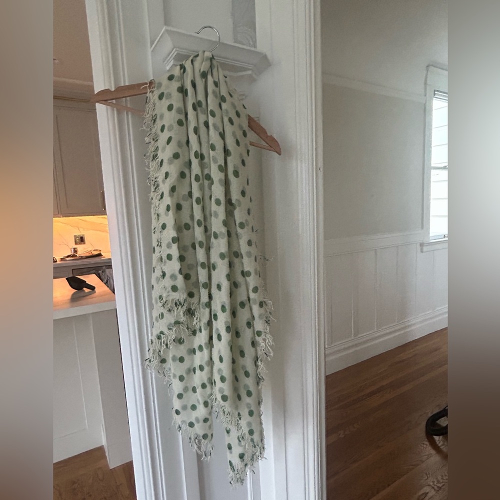 NWOT Chan Luu polka dot scarf